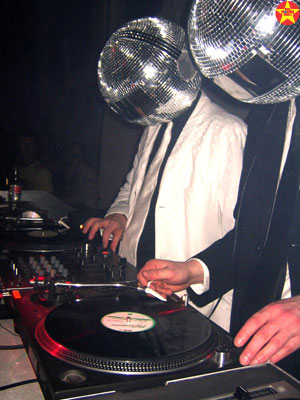 Full House Disco - your Disco needs you -